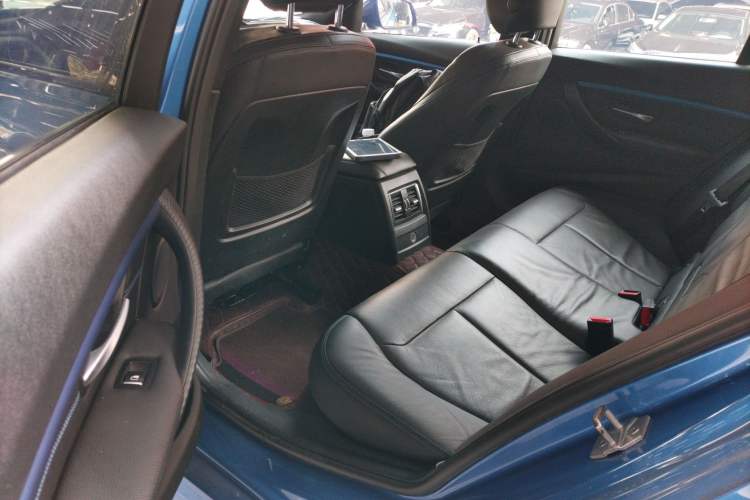 Used BMW 3 Series 2019 320i M Sport Package
