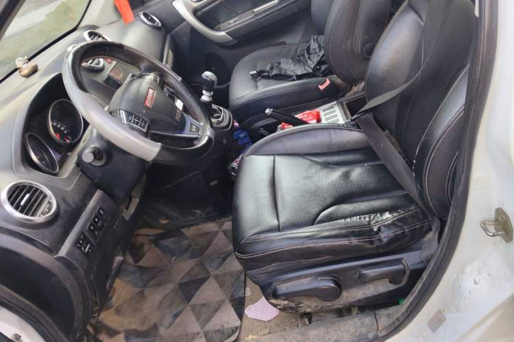 Used Haval H6 2015 Upgraded Model 1.5T Manual Two-Wheel Drive Elite Version Left Front Seat