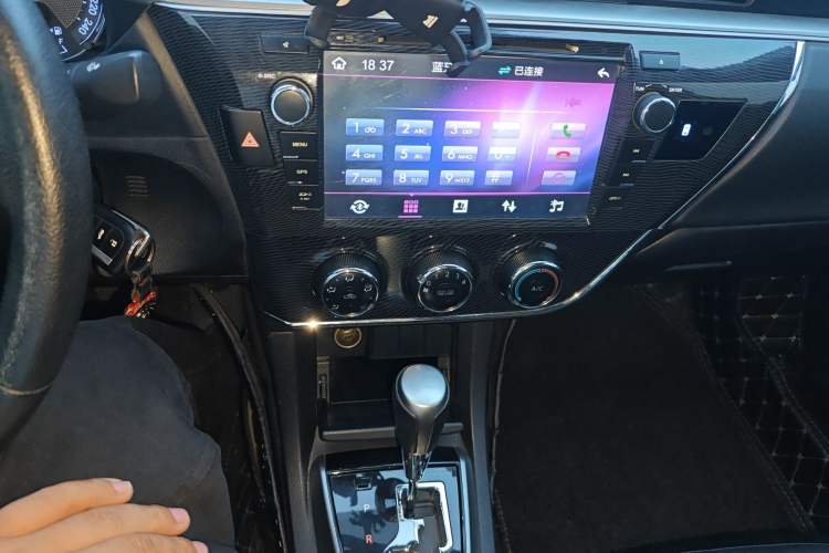 Used Toyota Corolla 2014 1.6L CVT GL-i Leather Edition Audio And AC Panel