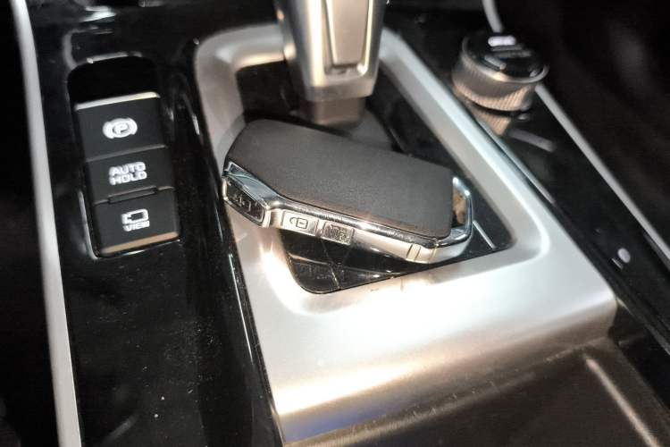 Used Kia Seltos 2023 1.5L CVT Luxury Edition Vehicle Key