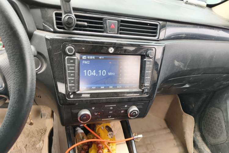 Used Dongfeng Fengon 580 2017 1.8L Manual Comfort Model Audio And AC Panel