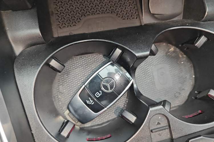 Used Mercedes-Benz E-Class 2022 E 300 L Sporty and Stylish Model Vehicle Key