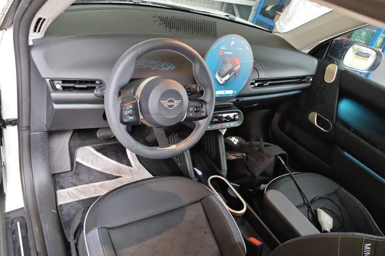 Used MINI Electric MINI COOPER 2024 456km COOPER E Classic Edition
