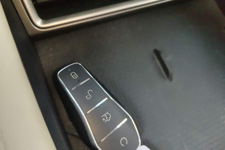 Used BYD Yuan UP 2025 Intelligent Driving Version 401 km Beyond-Range Edition