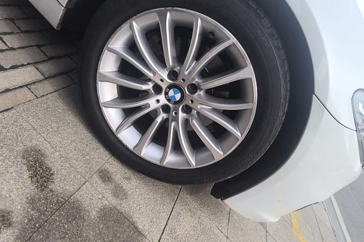 Used BMW 5 Series 2014 525Li Luxury Design Package