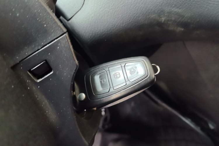 Used Ford Focus 2012 Sedan 1.6L Automatic Fashion Edition