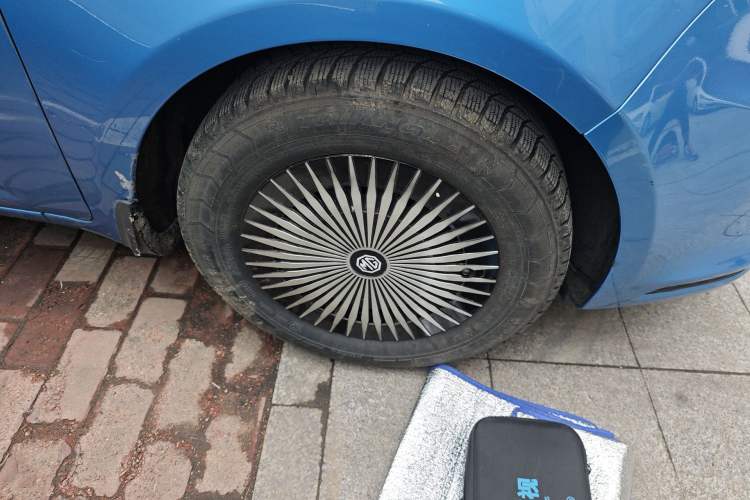 Used MG 3 2014 1.3L Manual Comfort Edition Right Front Wheel Hub