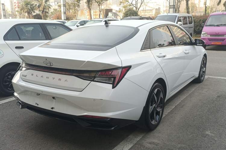 Used Hyundai Elantra 2022 1.5L CVT LUX Prestige Edition