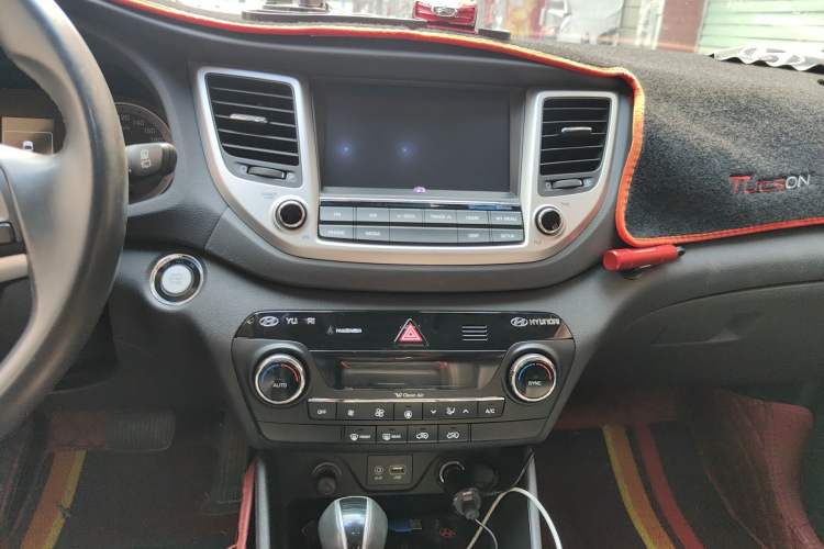 Used Hyundai Tucson 2015 1.6T Dual-Clutch Two-Wheel-Drive Smart Model
