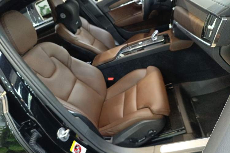 Used Volvo S90 2024 B5 Zhiyuan Luxury Edition
