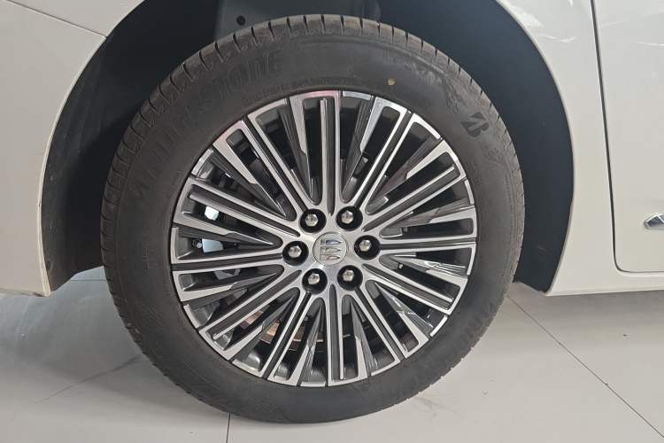 Used Buick GL8 New Energy 2024 Lu Zun Luxury Edition 7-Seater Right Rear Wheel Hub