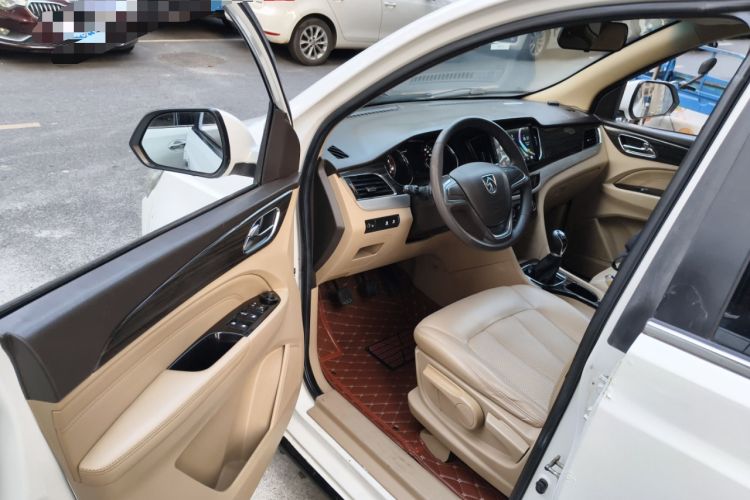 Used Baojun 730 2016 1.5L Manual Comfort Version 7 Seats China V Emission Standard Driver Seat