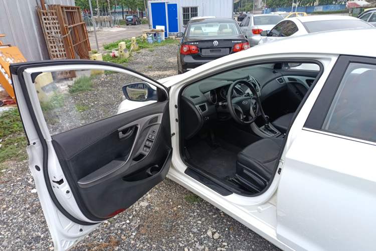 Used Hyundai Elantra (5th Generation / Langdong) 2016 1.6L Automatic Smart Version Driver Seat