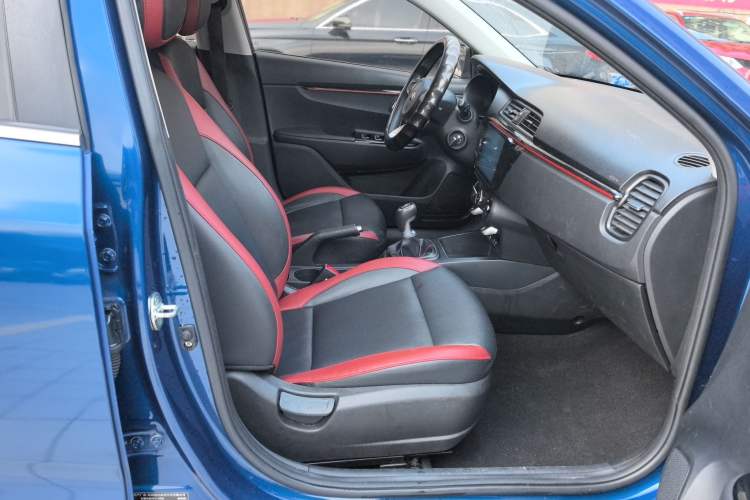 Used Kia KX Cross 2017 1.4L MT GLS
