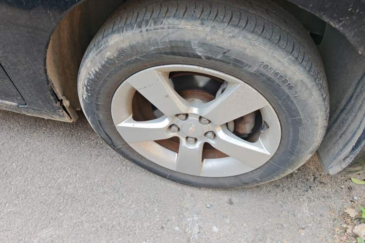Used Chevrolet Cruze 2013 1.8L SE AT Right Front Wheel Hub