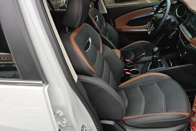 Used Zotye T300 2023 T300L 1.5L Manual Standard Edition