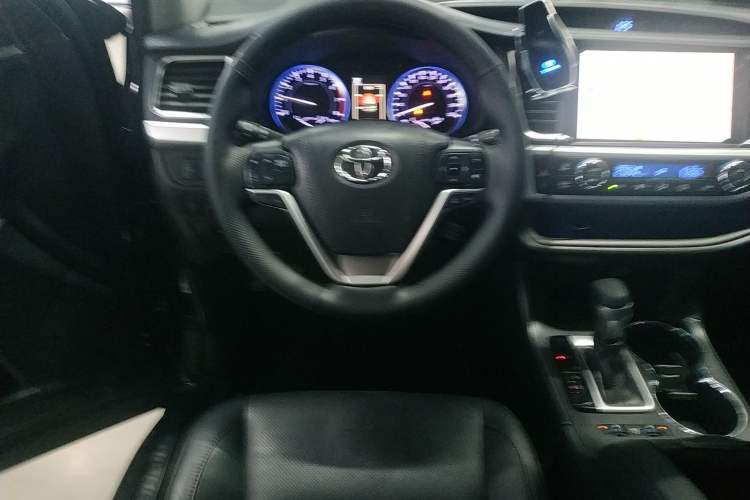 Used Toyota Highlander 2018 2.0T Four-Wheel Drive Ultimate Edition 7-Seater Emission Standard China V
