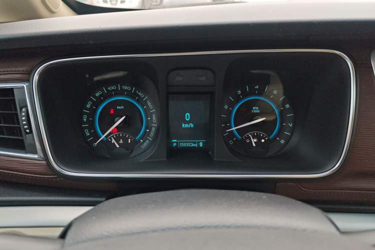 Used Buick GL8 2014 3.0L GT Luxury Business Haoya Edition
