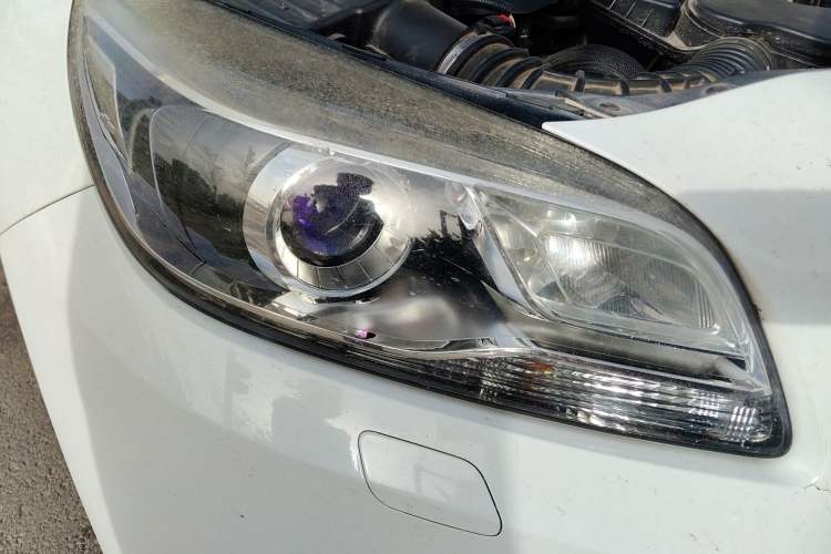 Used Chevrolet Malibu 2014 2.4L Automatic Luxury Edition Right Front Headlight