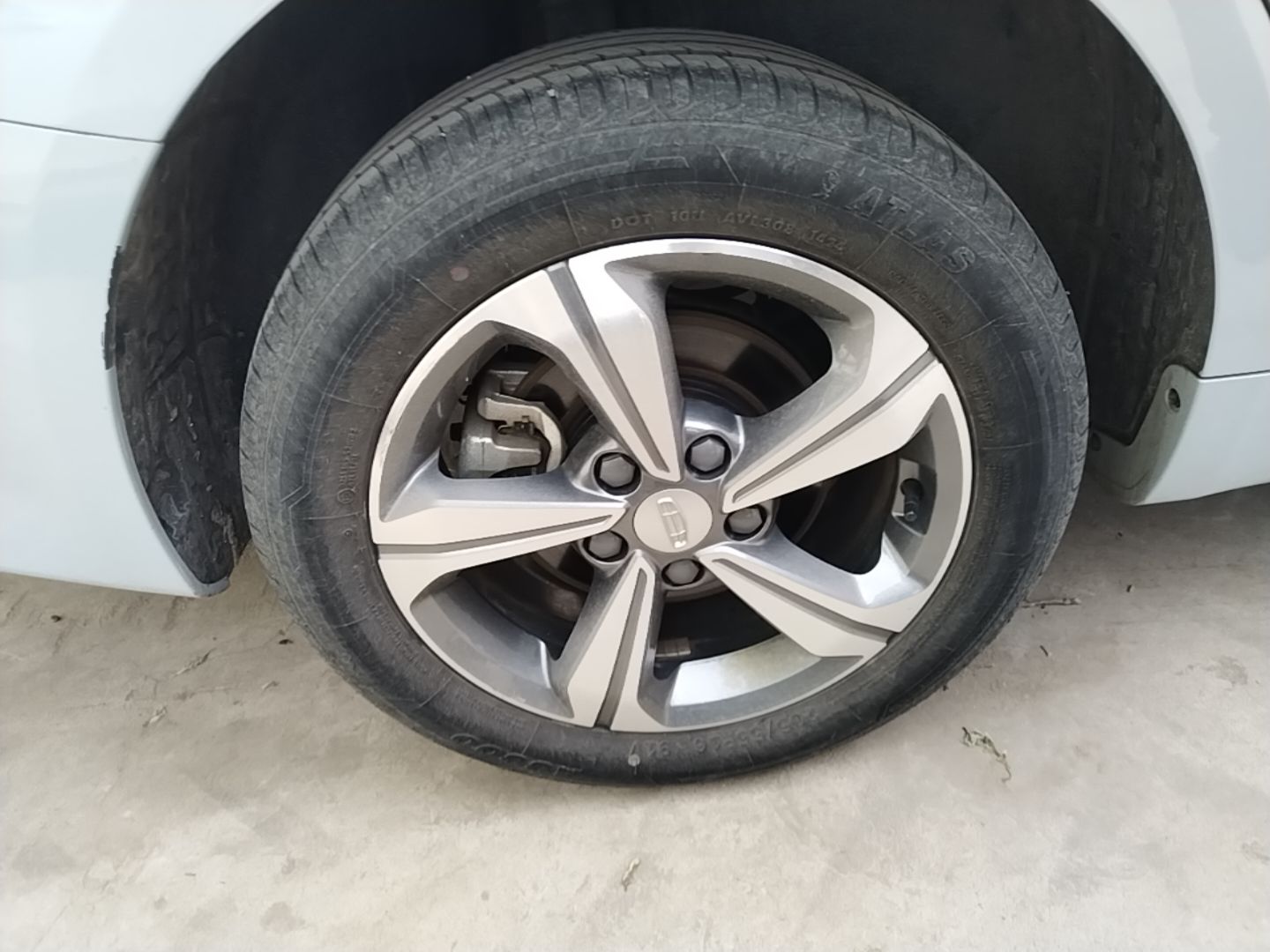 Geely Auto Emgrand L HiP 2024 Longteng Edition 1.5TD-DHT Pro 100KM Superior Model — снимка 11