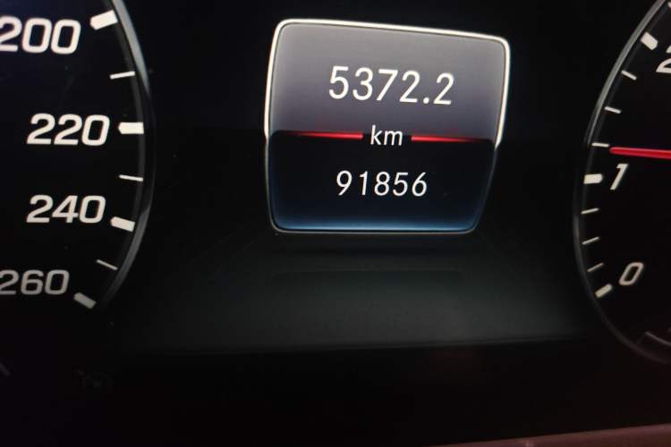 Used Mercedes-Benz S-Class 2019 S 320 L Odometer Close Up