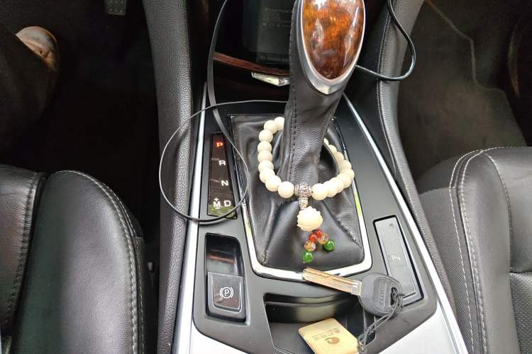 Used Cadillac SRX 2015 3.0L Elite Model Gear Lever