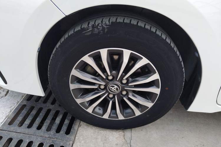 Used Toyota Corolla 2017 Revised Version 1.2T S-CVT GL-i