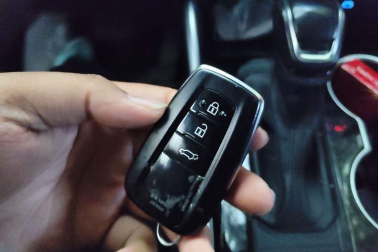 Used Toyota Highlander 2022 Dual-Engine 2.5L Four-Wheel Drive Prestige Version 7 Seats