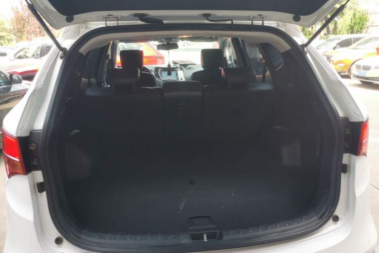 Used Hyundai Santa Fe 2013 2.4L Automatic Two-Wheel Drive Smart Version Trunk