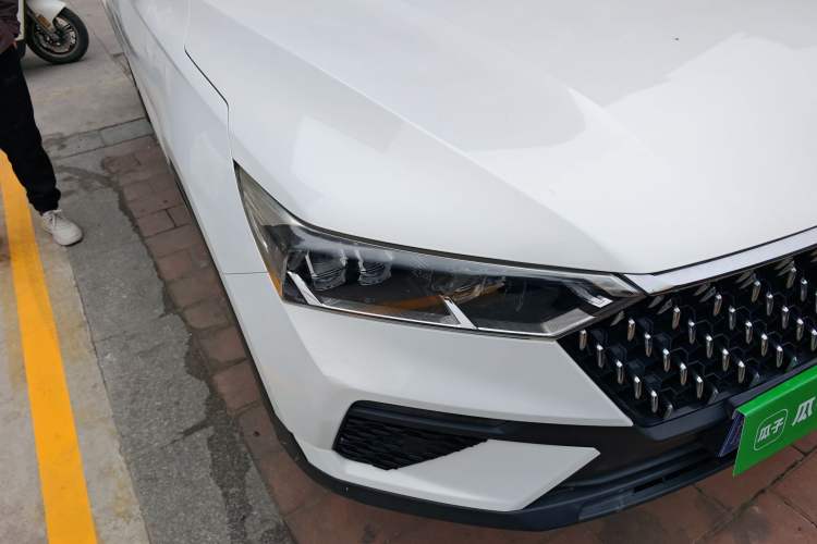 Used Bestune T77 2019 230 TID Automatic Prestige Version China V Emission Standard Right Front Headlight