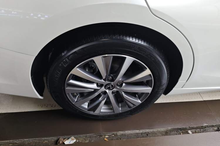 Used Lexus ES 2020 260 Excellence Edition
