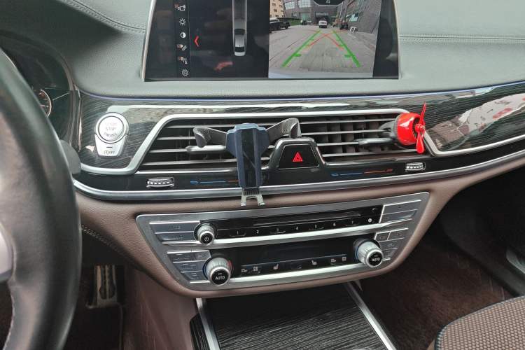 Used BMW 7 Series 2018 730Li Leading Model M Sport Package Audio And AC Panel