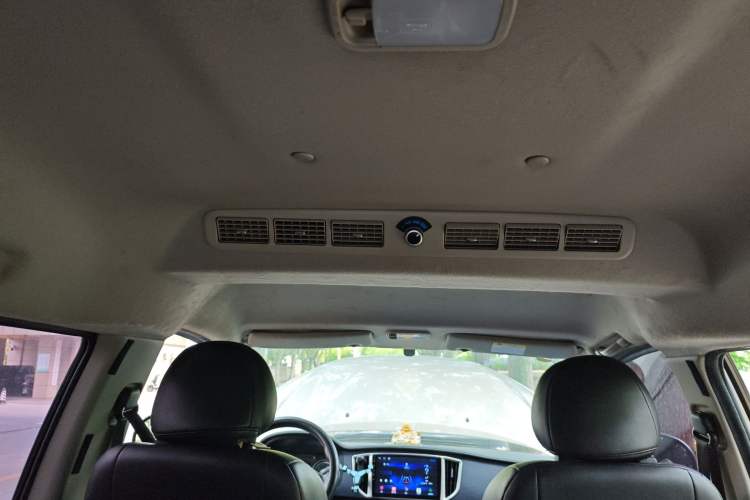 Used FORTHING Lingzhi M5 2022 Standard Version Base Model 7 Seats