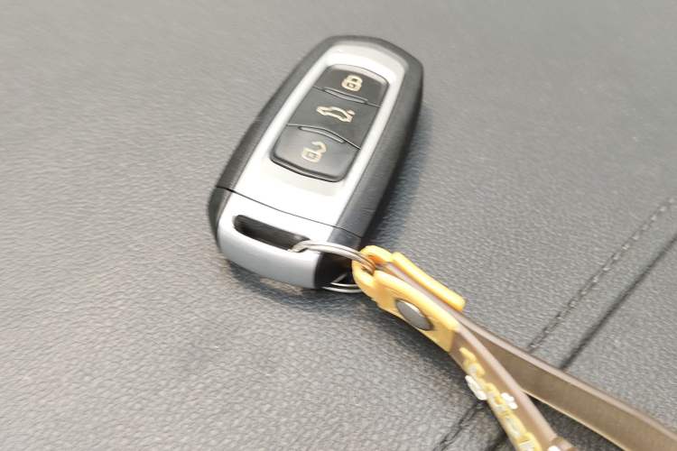 Used Geely Auto Emgrand GL 2017 1.8L Manual Elite Model Vehicle Key