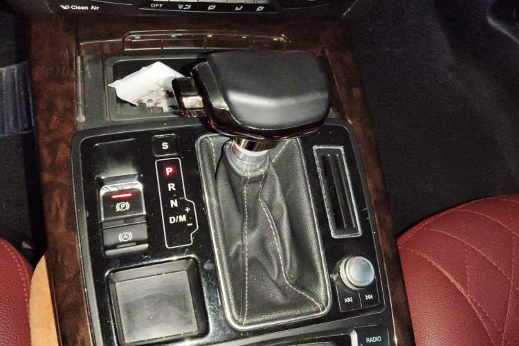 Used Zotye Z700 2016 1.8T DCT Elegant Version Gear Lever