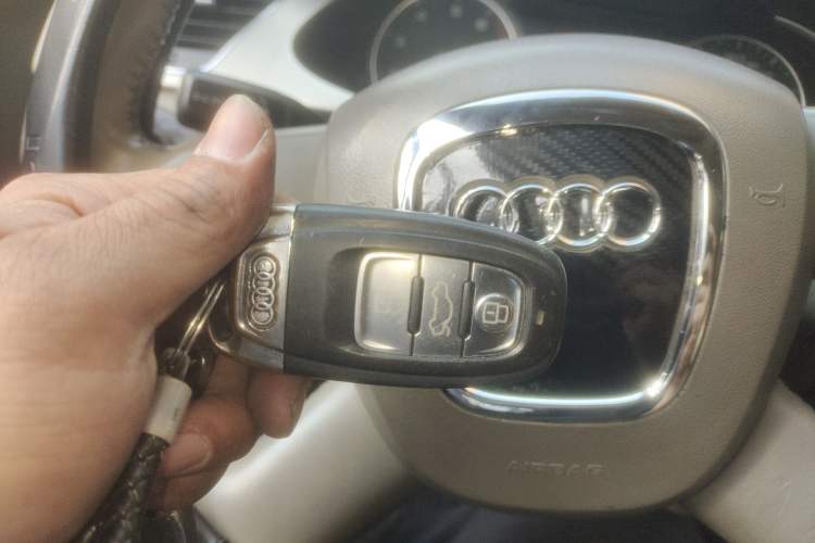 Used Audi A4L 2011 2.0 TFSI Comfort Model Vehicle Key