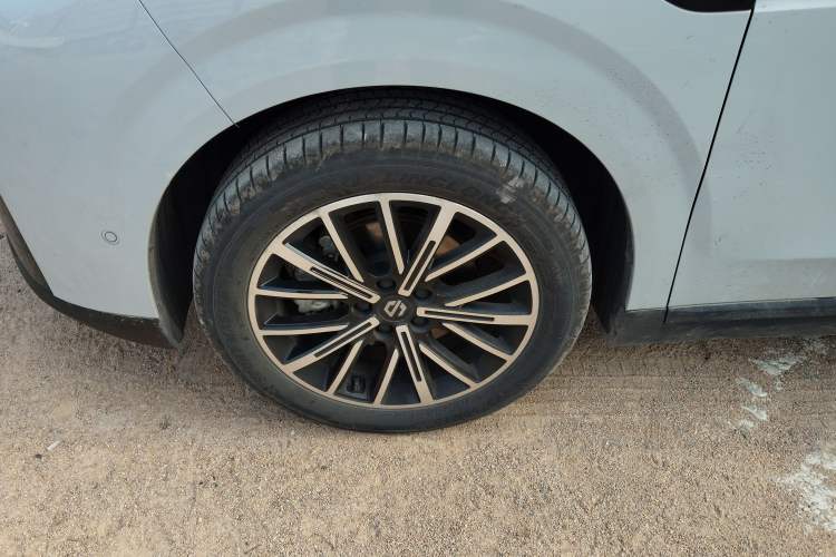 Used Leapmotor B10 2025 510 Joyful Edition Left Front Wheel Hub