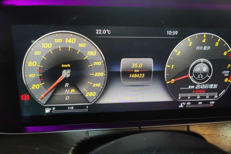 Used Mercedes-Benz E-Class 2016 E 200 L Odometer Close Up