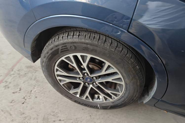 Used Ford Escape 2020 EcoBoost 245 Four-Wheel Drive Luxury Edition
