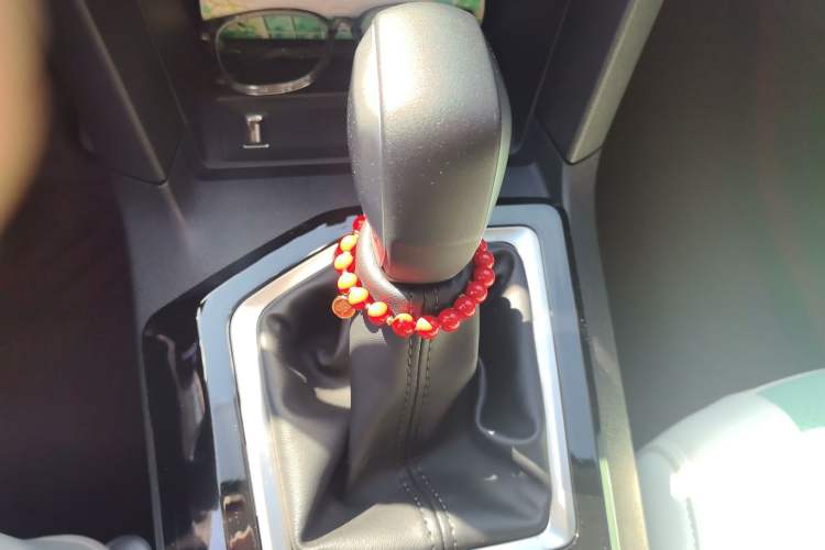 Used Peugeot 408 2022 1.6T Light-Chasing Edition Gear Lever