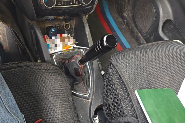 Used CHANGAN KAICHENG Oushang A600 2017 1.5L Manual Luxury Model Gear Lever