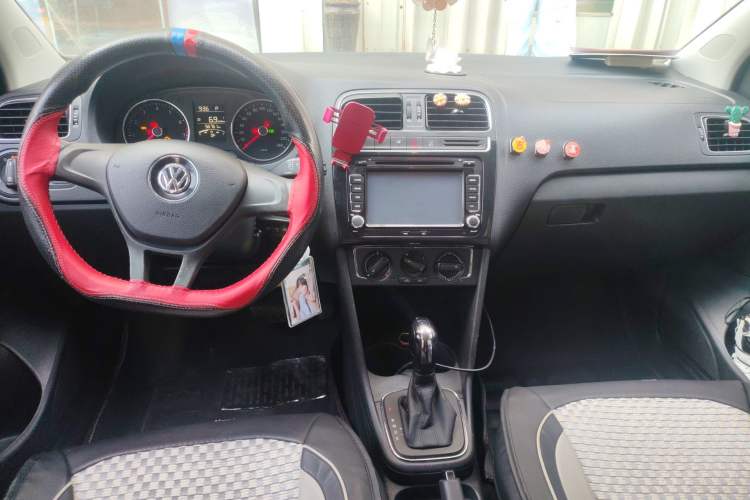 Used Volkswagen Polo 2014 1.4L Automatic Comfort Edition Center Console
