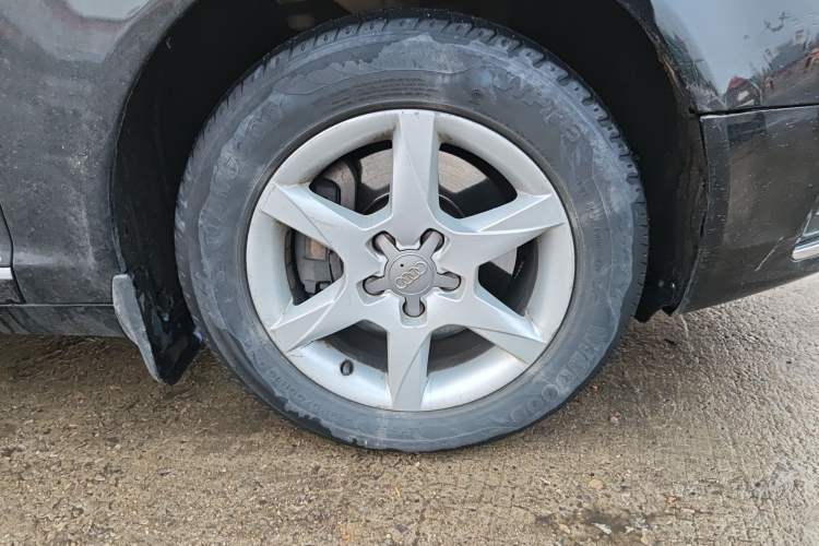 Used Audi A6L 2011 2.0 TFSI Automatic Standard Edition Right Front Wheel Hub