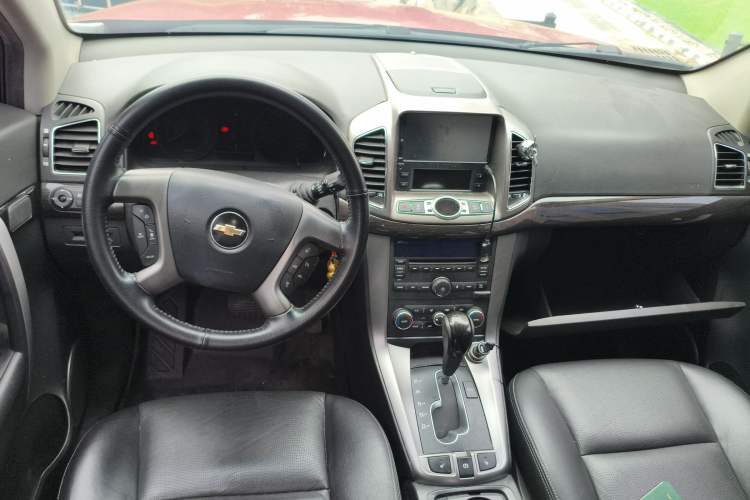 Used Chevrolet Captiva 2014 2.4L 4x4 Flagship Edition 7 Seats
