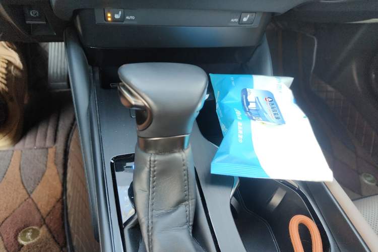 Used Lexus ES 2022 200 Excellence Edition
