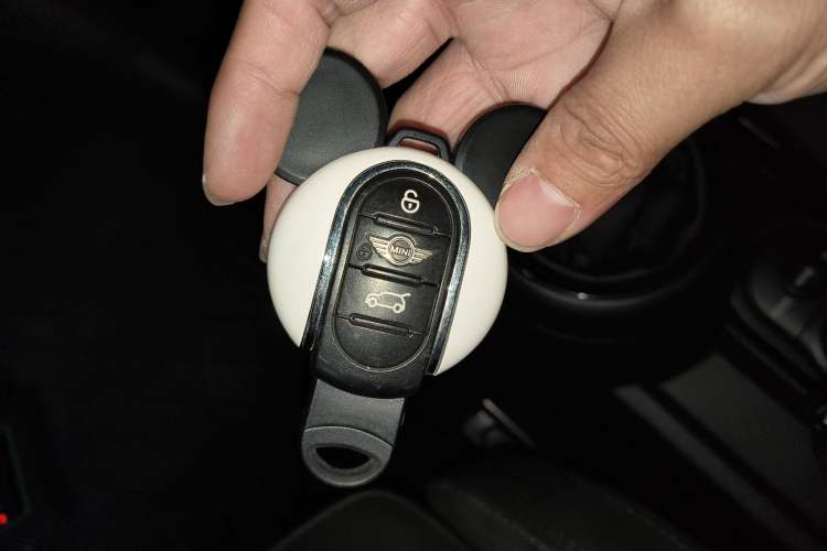 Used MINI MINI 2016 1.5T COOPER Five-Door Edition