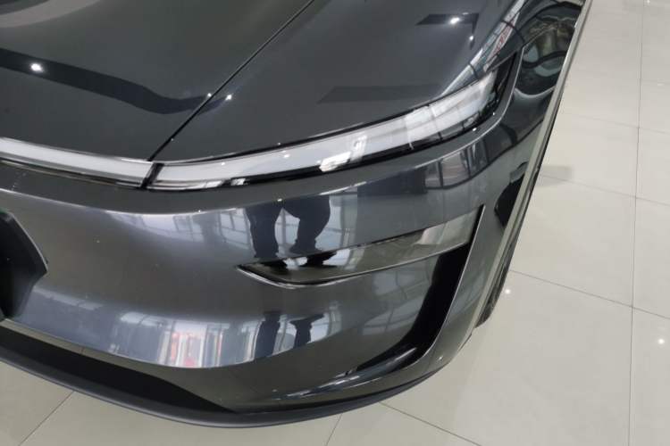 Used Tesla Model Y 2025 Long-Range All-Wheel Drive First Edition