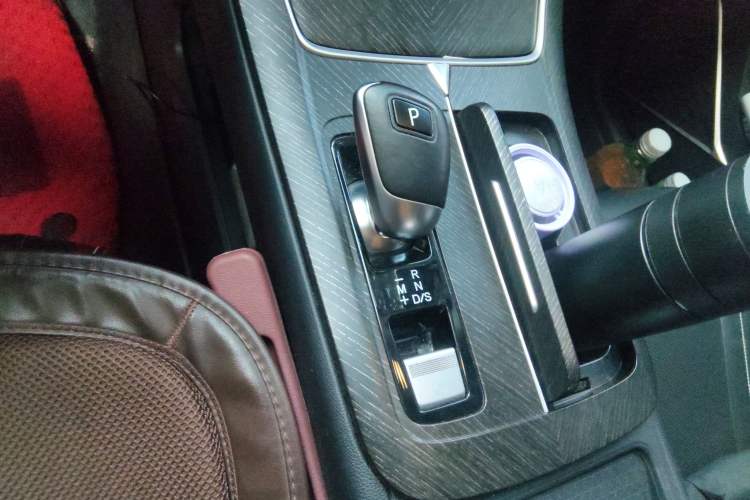 Used Venucia V 2021 260T Idol Edition