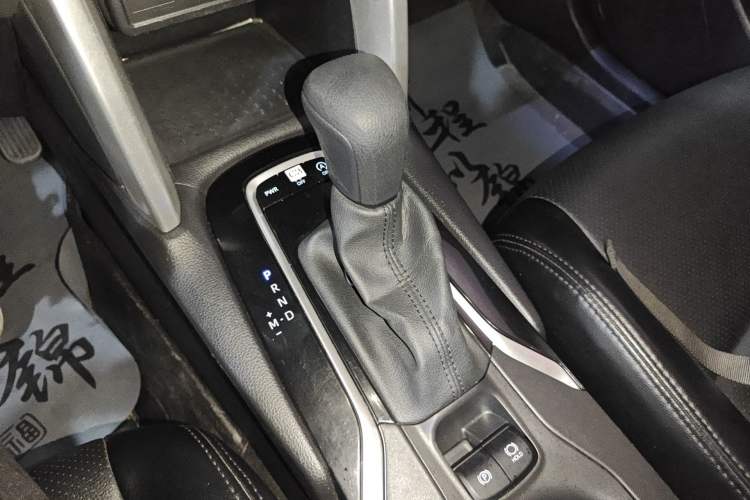 Used Toyota Corolla Cross 2023 2.0L Elite Edition Gear Lever