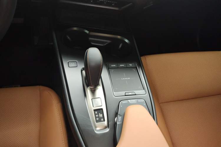 Used Lexus UX New Energy 2020 300e Pure·Joy Edition Gear Lever